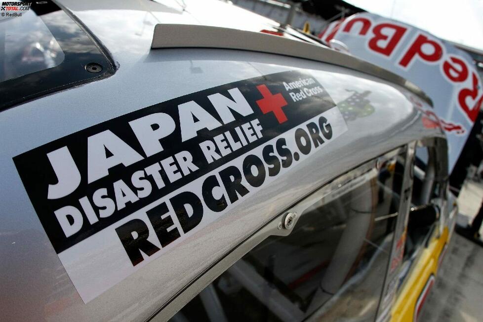 Spendenaufruf für Japan auf dem Toyota von Brian Vickers (Red Bull)