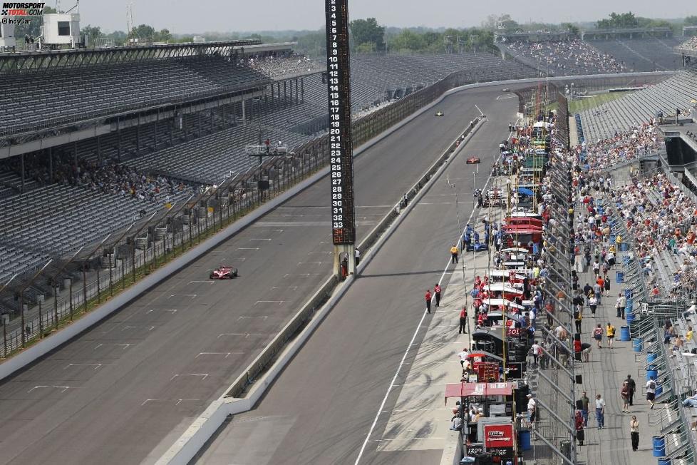 Der mächtige Indianapolis Motor Speedway am Fast Friday