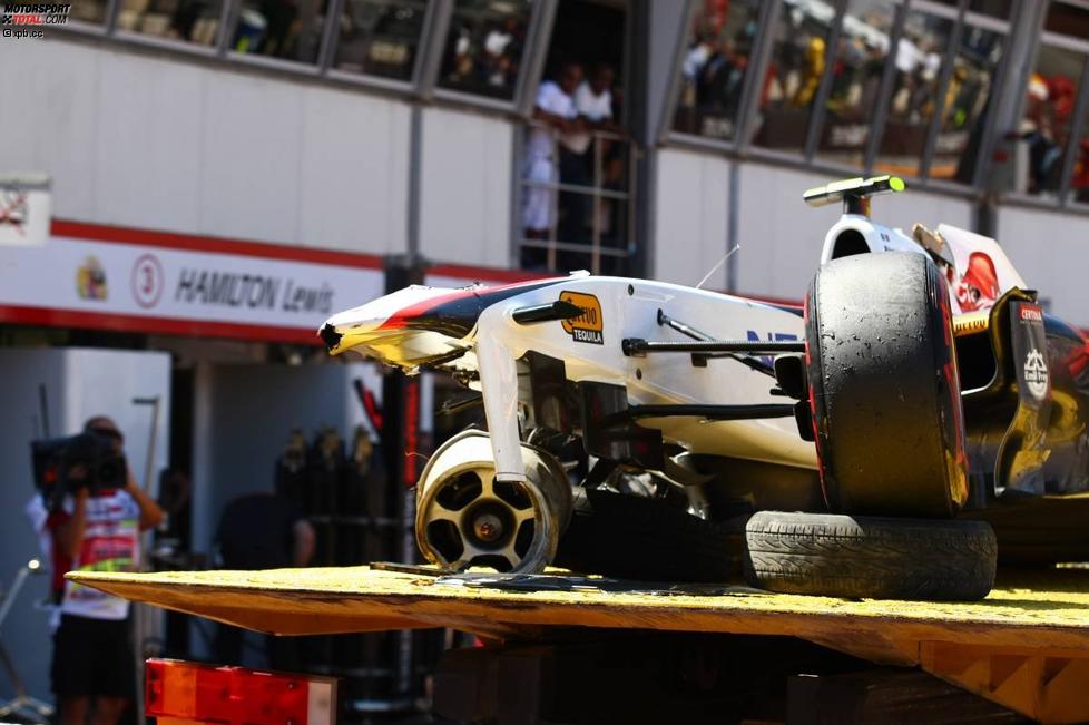 Das Wrack von Sergio Perez (Sauber) 