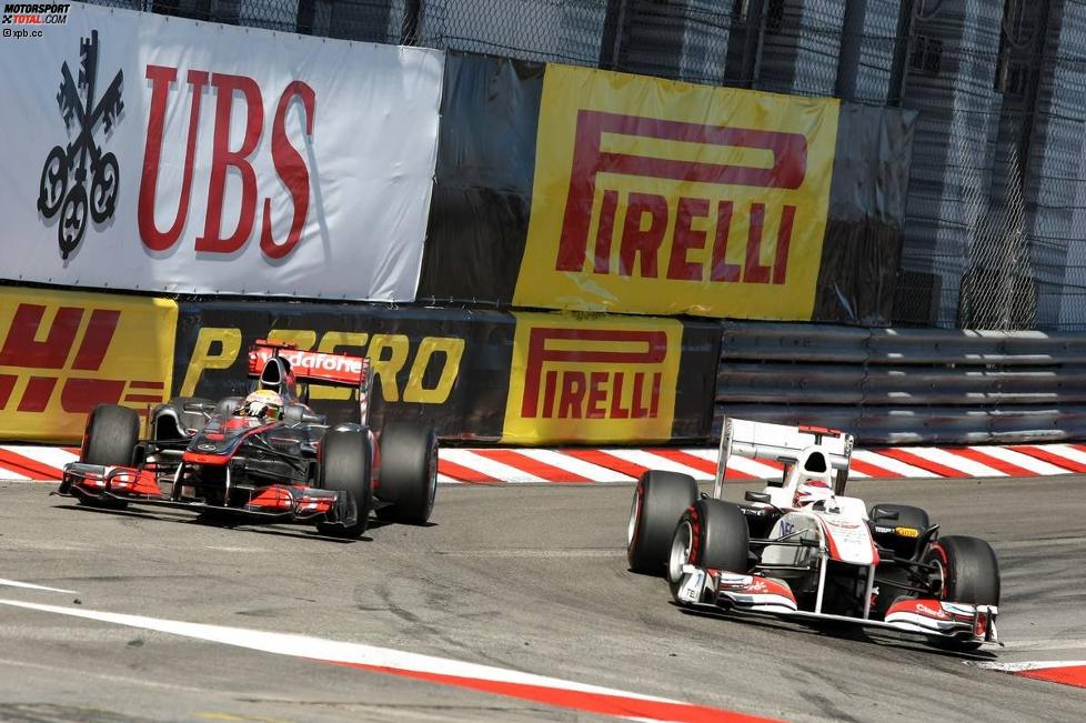 Kamui Kobayashi (Sauber) Lewis Hamilton (McLaren) 
