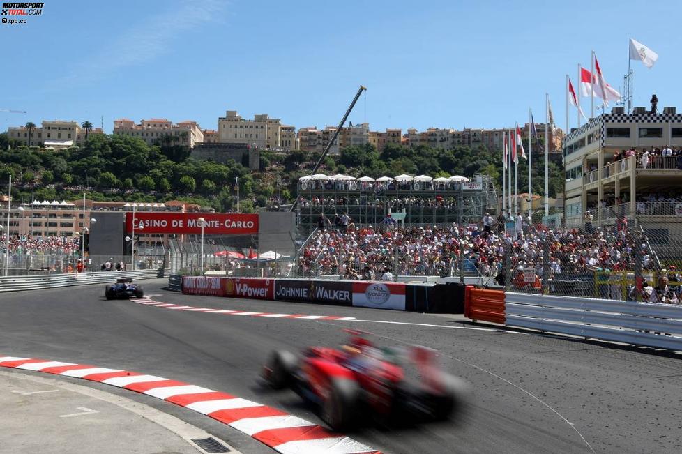 Sebastian Vettel (Red Bull) Fernando Alonso (Ferrari) 