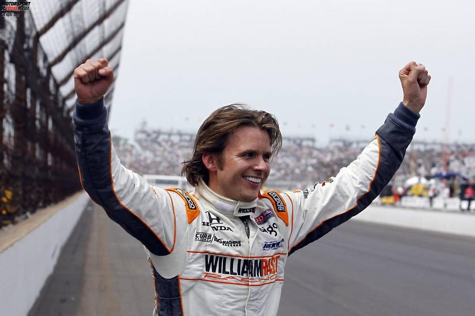 Dan Wheldon auf der Victory Lap