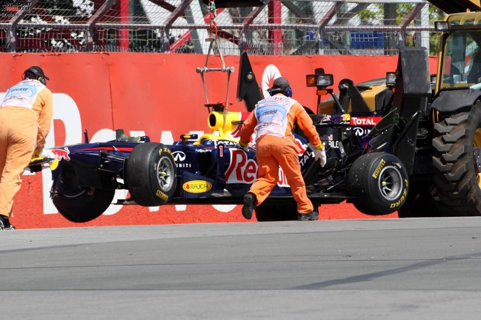 Sebastian Vettel (Red Bull) nach seinem Unfall am Freitagmorgen