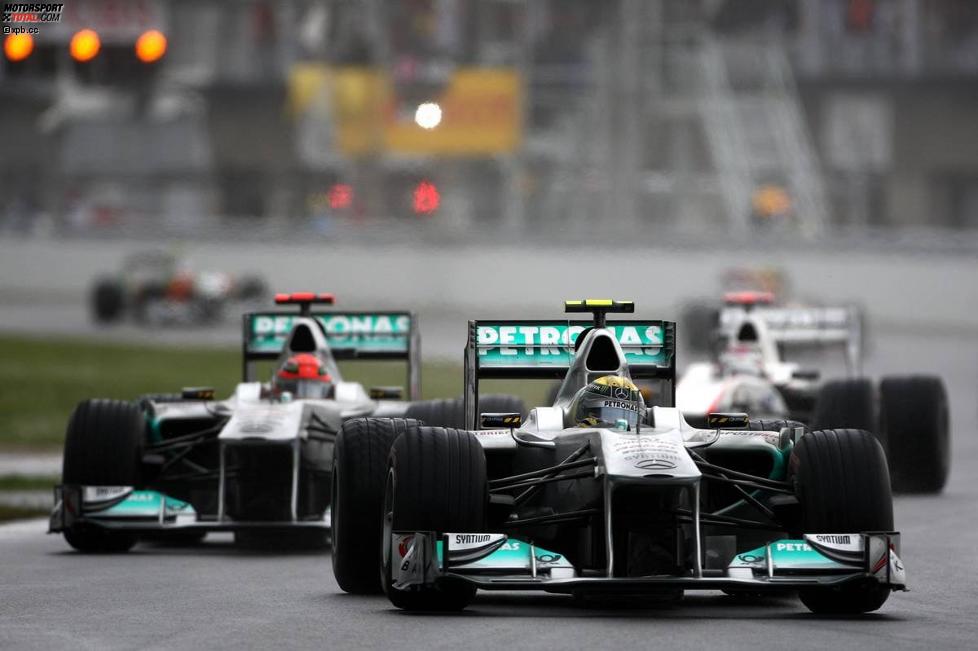 Nico Rosberg (Mercedes) Michael Schumacher (Mercedes) 