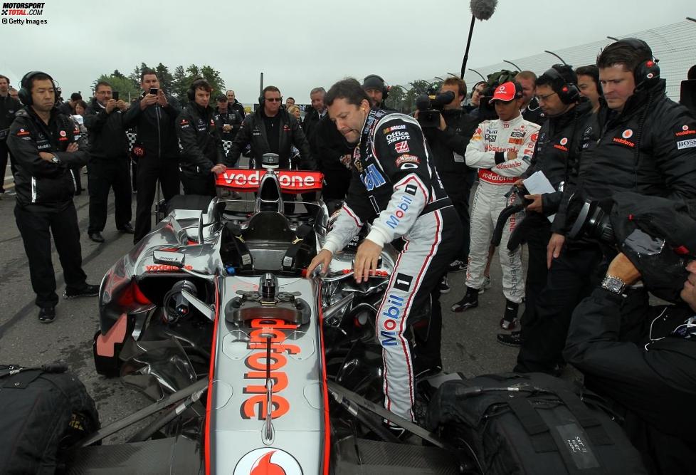 Tony Stewart (SHR) und Lewis Hamilton (McLaren) 