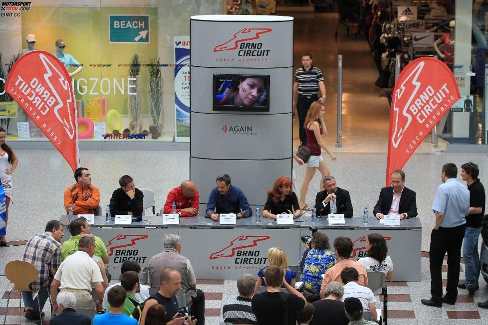 Pressekonferenz mit Marcello Lotti und einigen Fahrern
