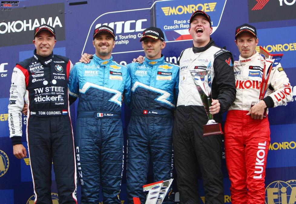 Yvan Muller (Chevrolet), Tom Coronel (ROAL), Alain Menu (Chevrolet), Michel Nykjaer (Sunred) und Aleksei Dudukalo (Lukoil-Sunred)