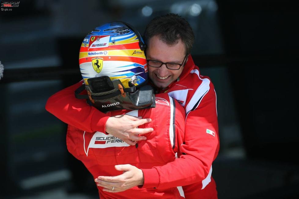 Fernando Alonso (Ferrari) und Stefano Domenicali (Teamchef) 