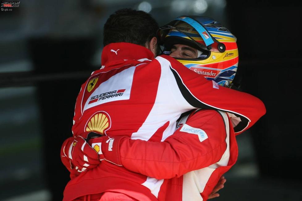 Fernando Alonso (Ferrari) Stefano Domenicali (Teamchef) 