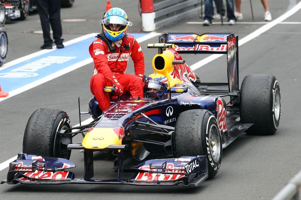 Fernando Alonso (Ferrari) als Fahrgast bei Mark Webber (Red Bull) 