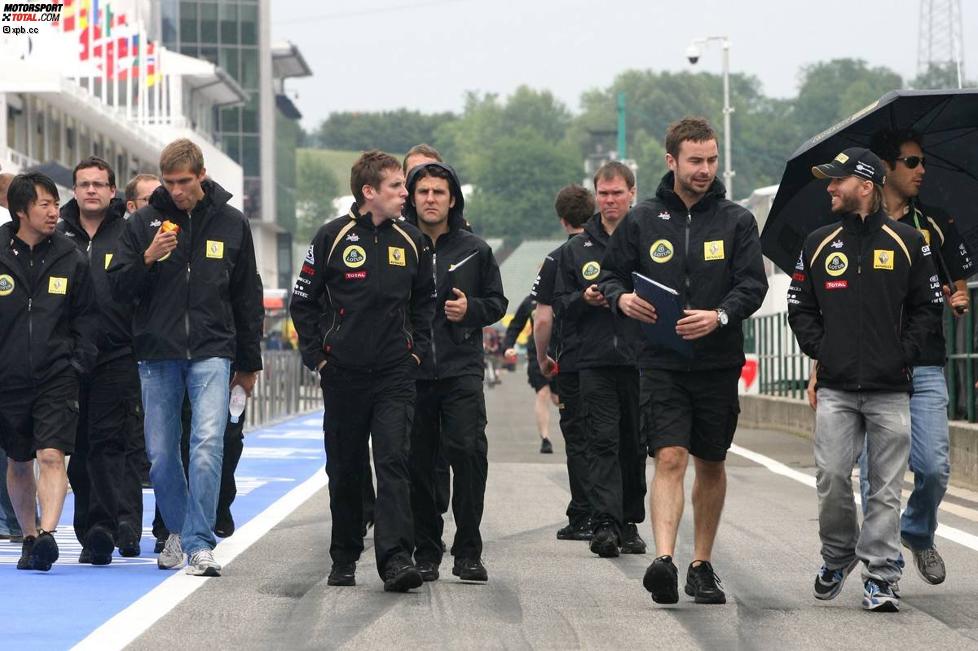 Nick Heidfeld, Witali Petrow und Bruno Senna (alle Renault) 