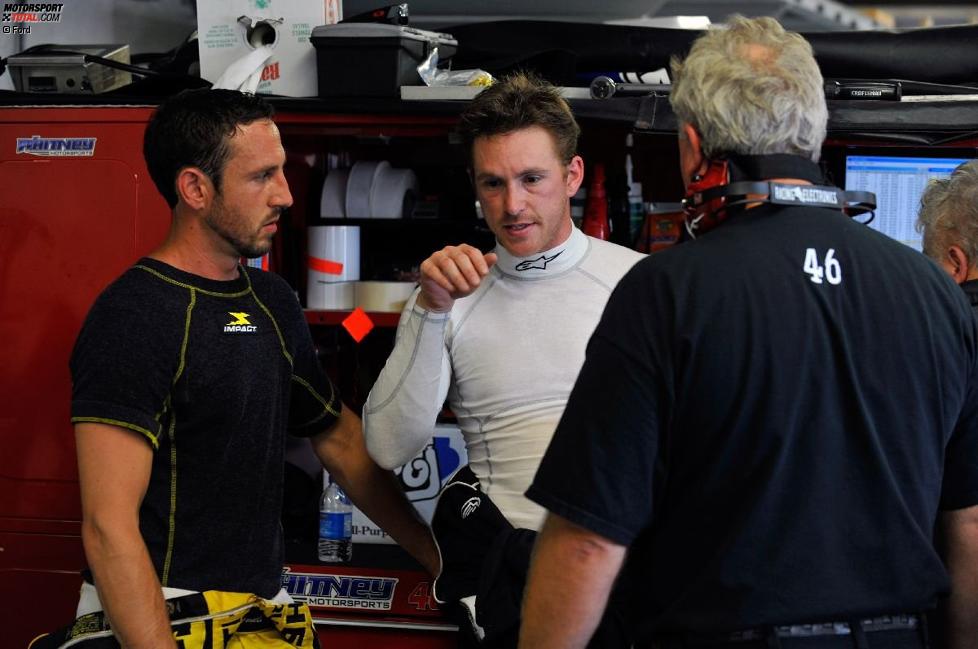 Briefing bei Front Row Motorsports: Erik Darnell, Scott Speed und dessen Crewchief Tony Furr