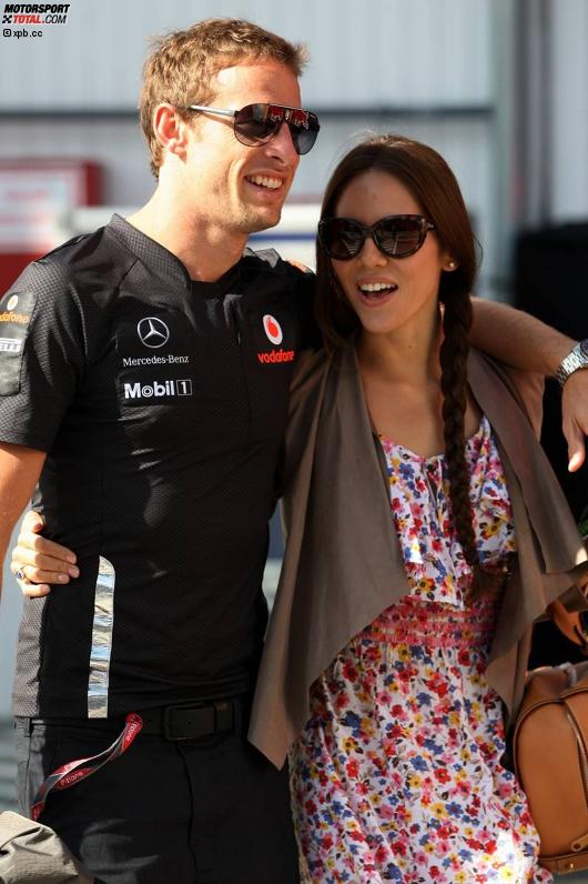 Jenson Button (McLaren) und Freundin Jessica Michibata