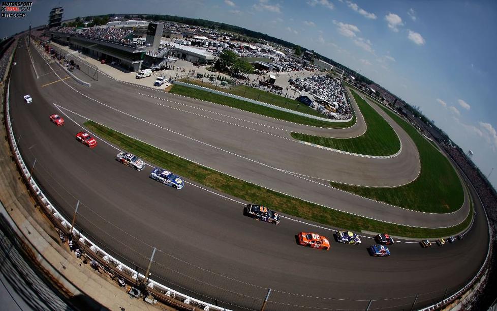 Race Action im Indianapolis Motor Speedway