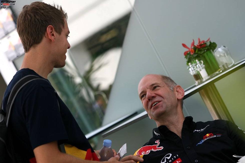 Adrian Newey (Technischer Direktor) und Sebastian Vettel (Red Bull) 