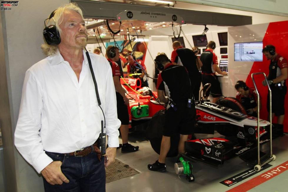 Virgin-Chef Richard Branson, im Hintergrund Jerome D'Ambrosio (Marussia-Virgin) 