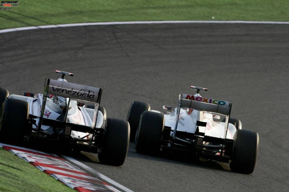 Rubens Barrichello (Williams) und Kamui Kobayashi (Sauber) 