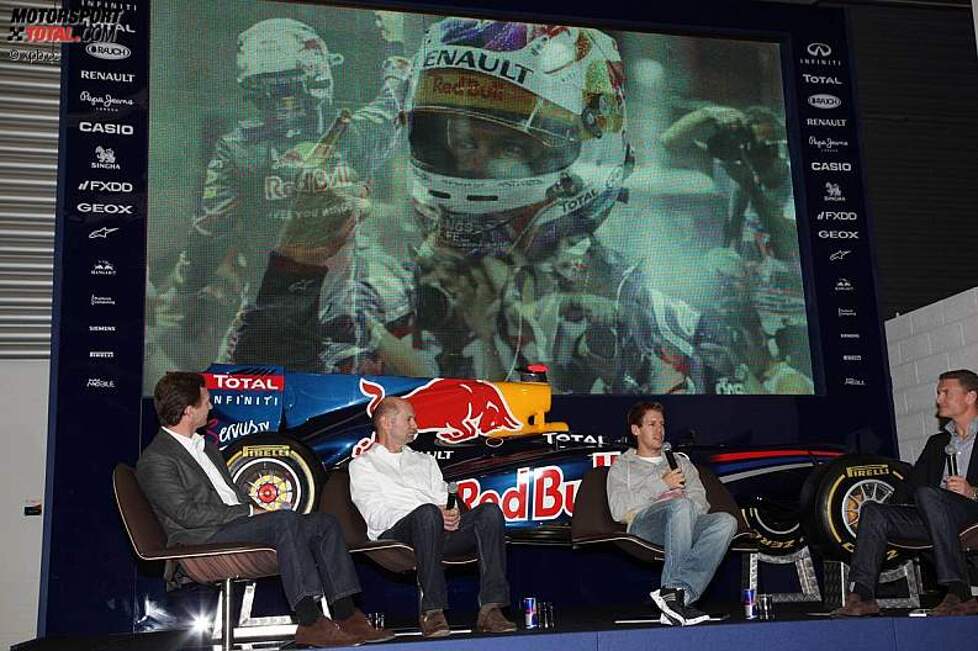 Christian Horner (Teamchef), Adrian Newey (Technischer Direktor), Sebastian Vettel und David Coulthard