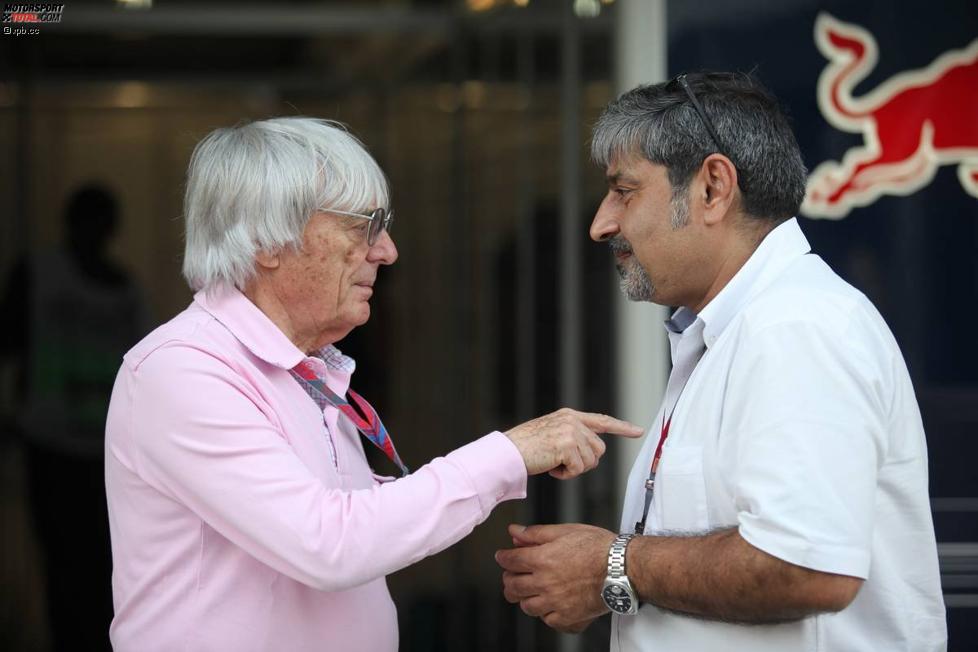 Bernie Ecclestone (Formel-1-Chef) mit Karun Chandhoks Vater Vicky
