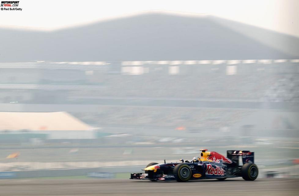 Sebastian Vettel (Red Bull) im Dunst von Noida