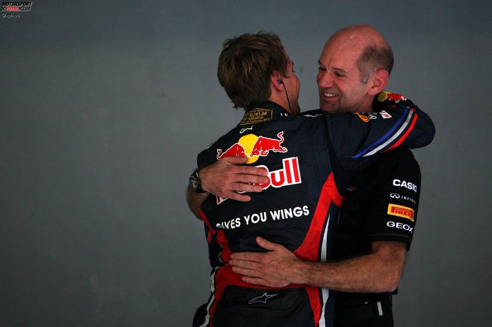 Sebastian Vettel (Red Bull) und Adrian Newey (Technischer Direktor) 