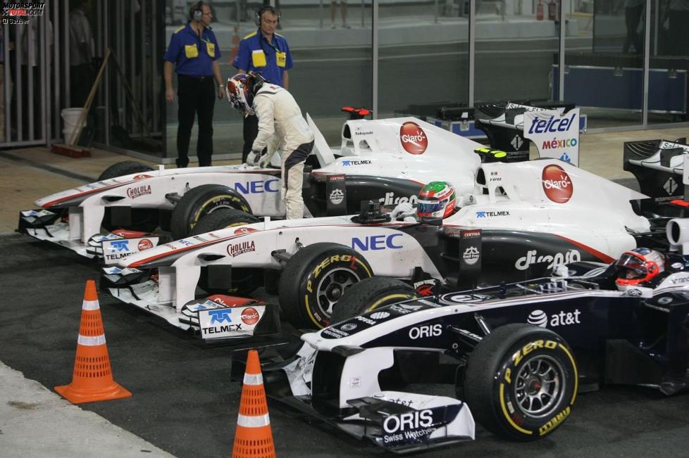 Kamui Kobayashi, Sergio Perez (Sauber) und Rubens Barrichello (Williams)