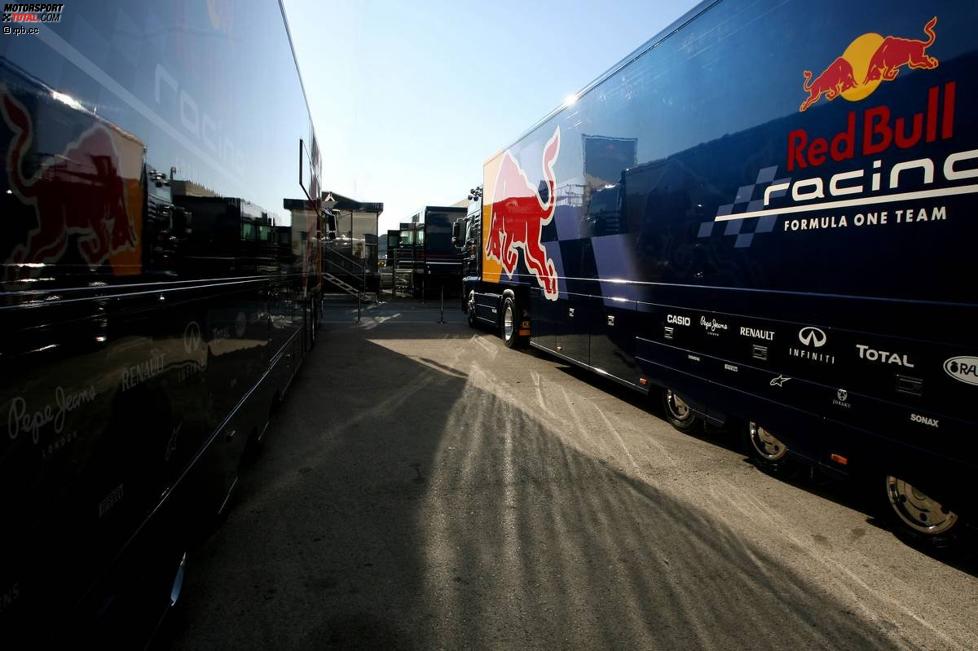 Die Trucks des Weltmeisterteams Red Bull