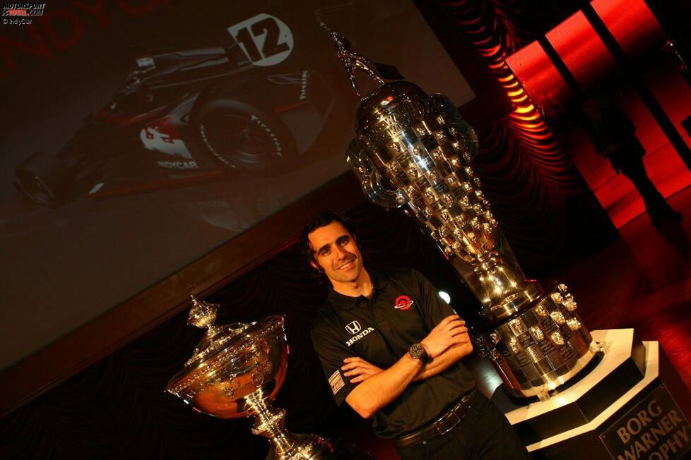 Dario Franchitti zwischen dem Astor-Cup und der Borg-Warner-Trophy (Indy 500)