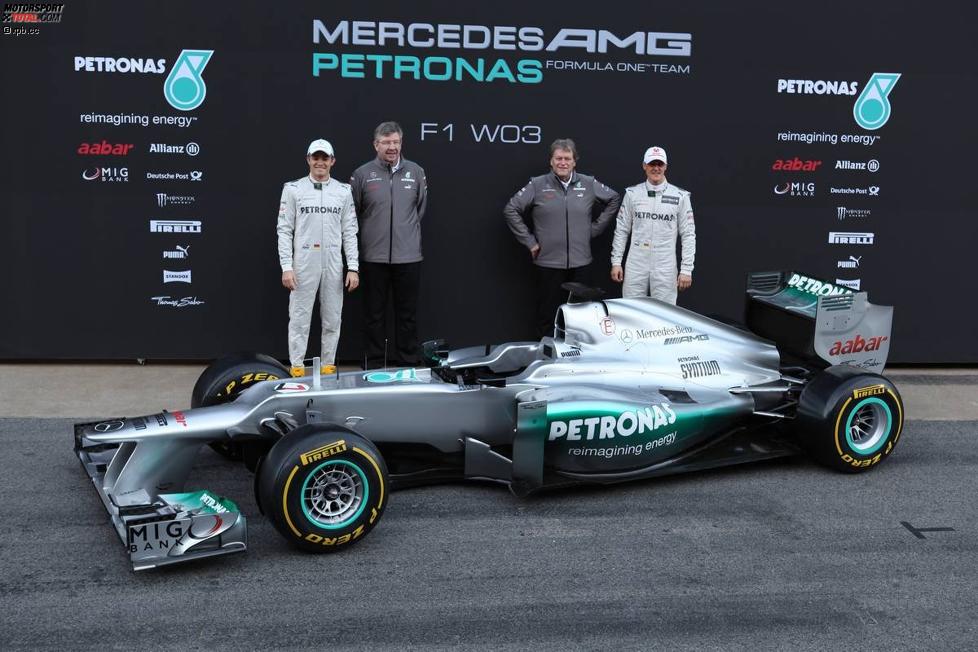 Nico Rosberg, Ross Brawn (Teamchef) Norbert Haug (Mercedes-Motorsportchef) und Michael Schumacher (Mercedes) 