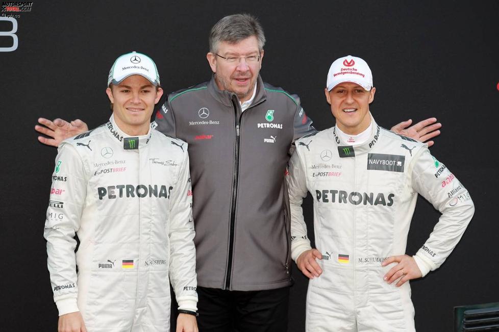 Nico Rosberg, Ross Brawn (Teamchef) und Michael Schumacher (Mercedes) 
