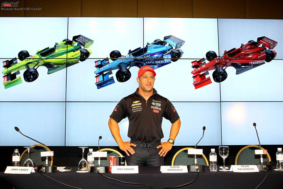 Tony Kanaan und seine drei Lackierungen der kommenden IndyCar-Saison 2012
