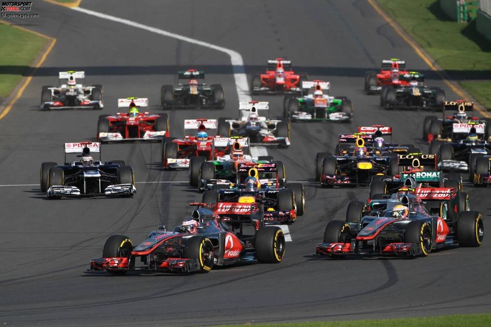 Die Saison beginnt nun auch mit dem Rennbetrieb: Jenson Button (McLaren) schnappt sich schon beim Start in Australien die Führung!
