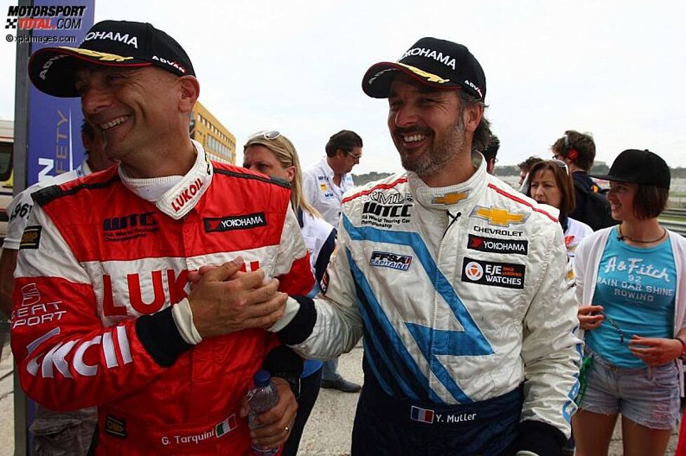 Gabriele Tarquini (Lukoil) und Yvan Muller (Chevrolet) 
