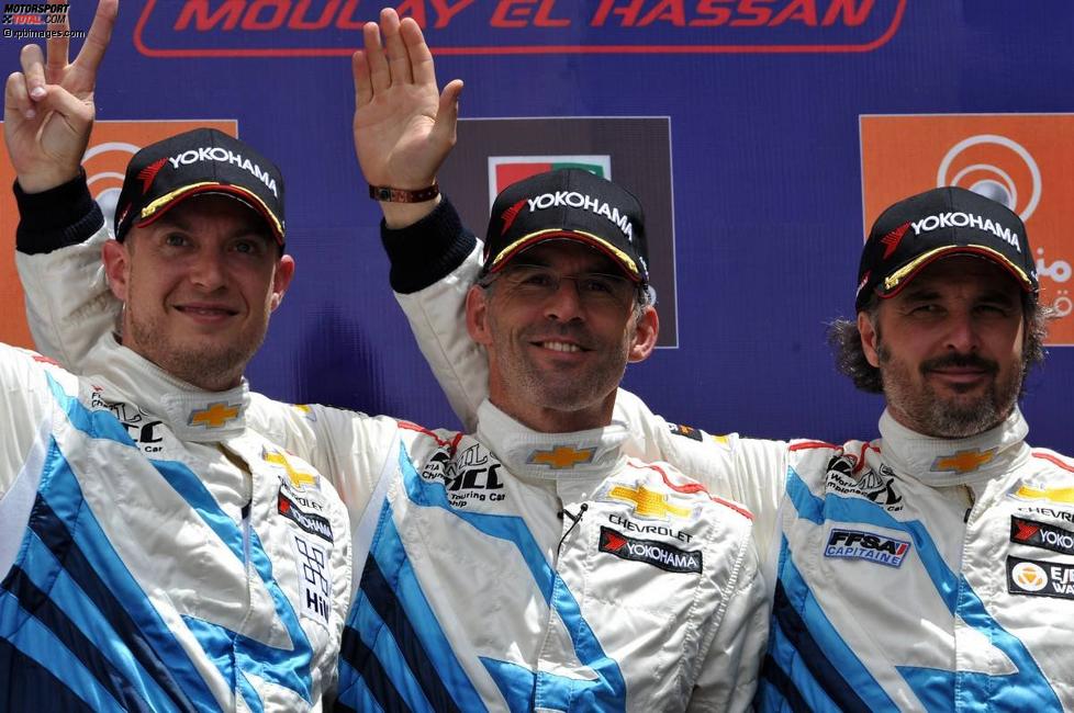 Alain Menu (Chevrolet), Robert Huff (Chevrolet), Yvan Muller (Chevrolet) 