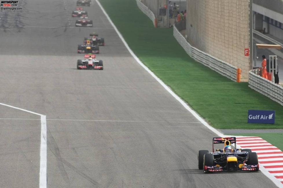Sebastian Vettel (Red Bull) setzte sich gleich zu Beginn des Rennens in Führung