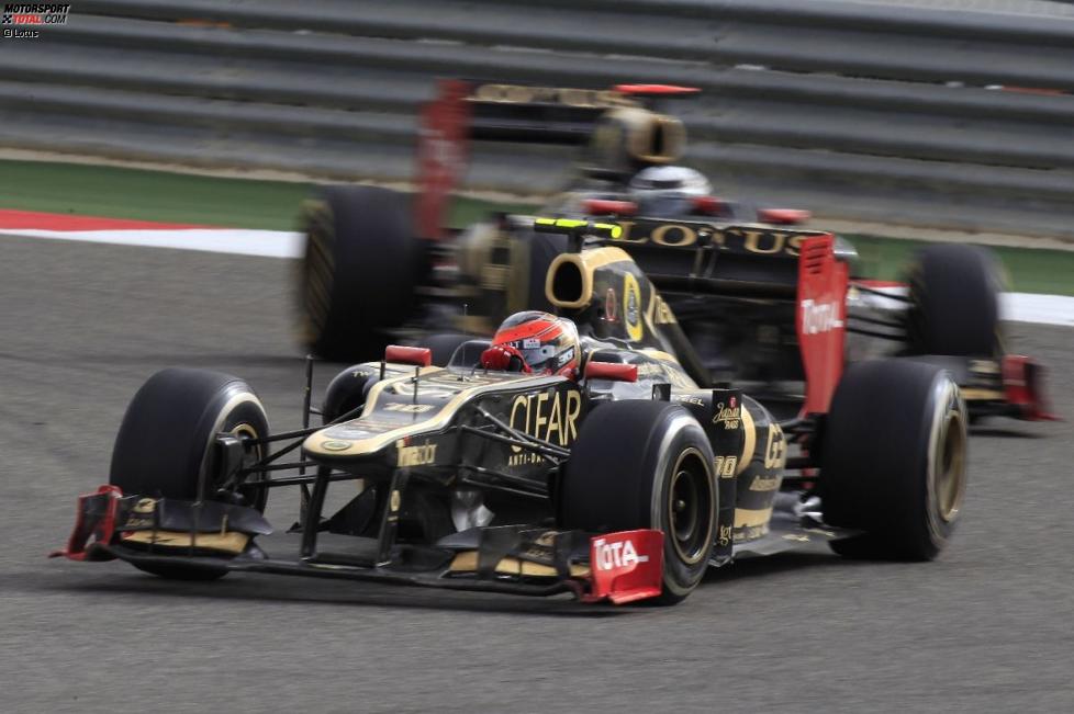 Romain Grosjean (Lotus) Kimi Räikkönen (Lotus) 