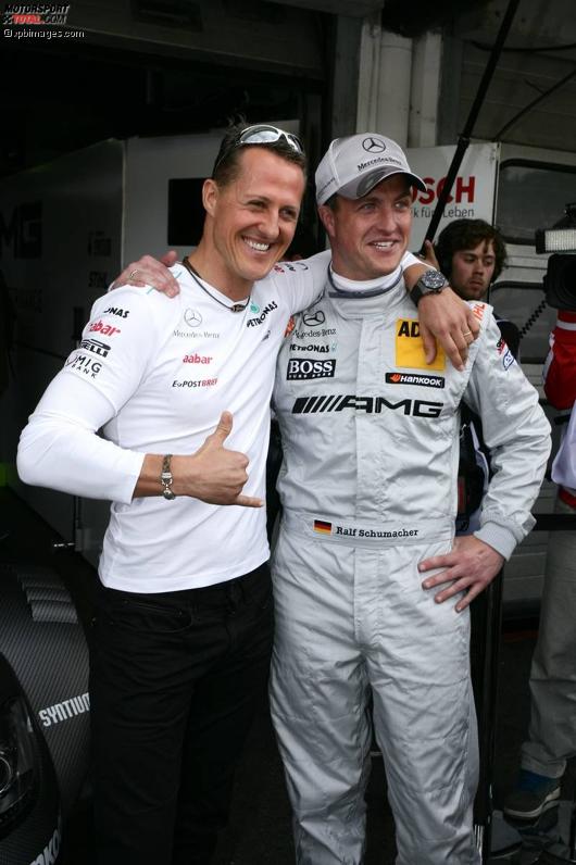 Michael Schumacher (Mercedes) und Ralf Schumacher (HWA-Mercedes) 