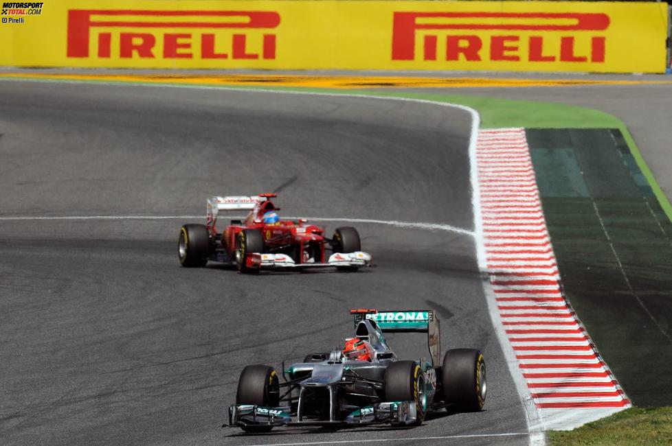 Michael Schumacher (Mercedes) und Fernando Alonso (Ferrari) 