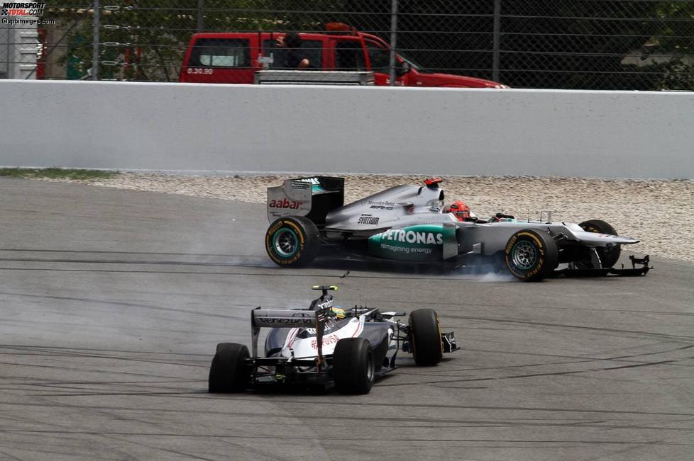 Das Ende des Rennens für Bruno Senna (Williams) und Michael Schumacher (Mercedes) 