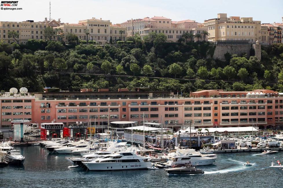 Einmalig: Blick auf das Ufer von Monte Carlo, wo ab Donnerstag die Formel-1-Boliden vorbeidonnern