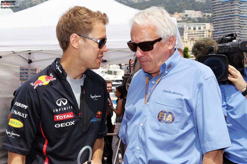 Sebastian Vettel (Red Bull) und Charlie Whiting (Technischer Delegierte der FIA) 