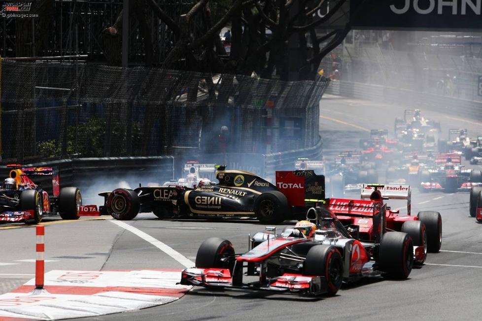 Romain Grosjean (Lotus) dreht sich und sorgt für Chaos