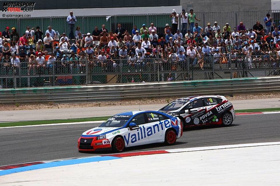 Alain Menu (Chevrolet) und Tiago Monteiro (Tuenti) 