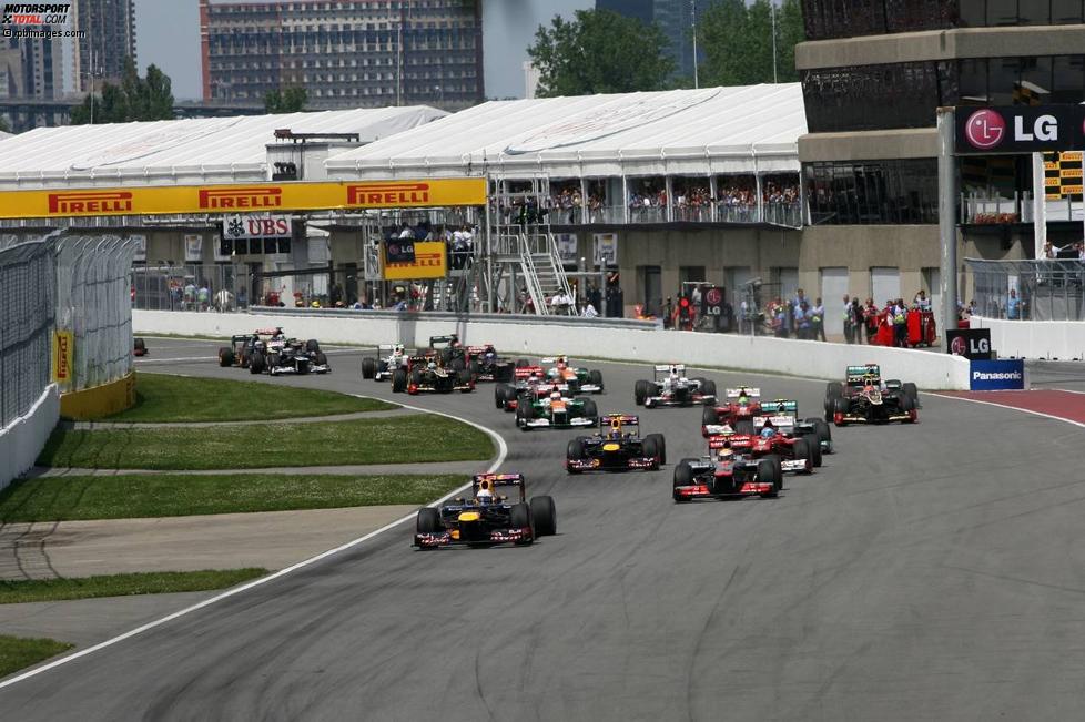 Sebastian Vettel (Red Bull) führte das Feld in die erste Kurve.