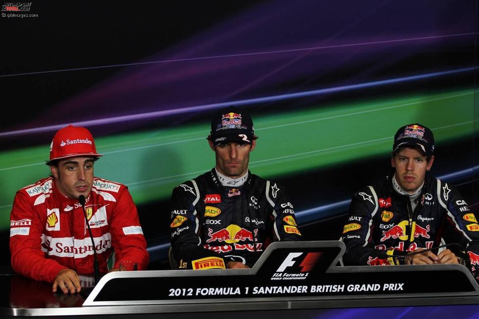 Fernando Alonso (Ferrari), Mark Webber (Red Bull) und Sebastian Vettel (Red Bull) in der Sieger-Pressekonferenz