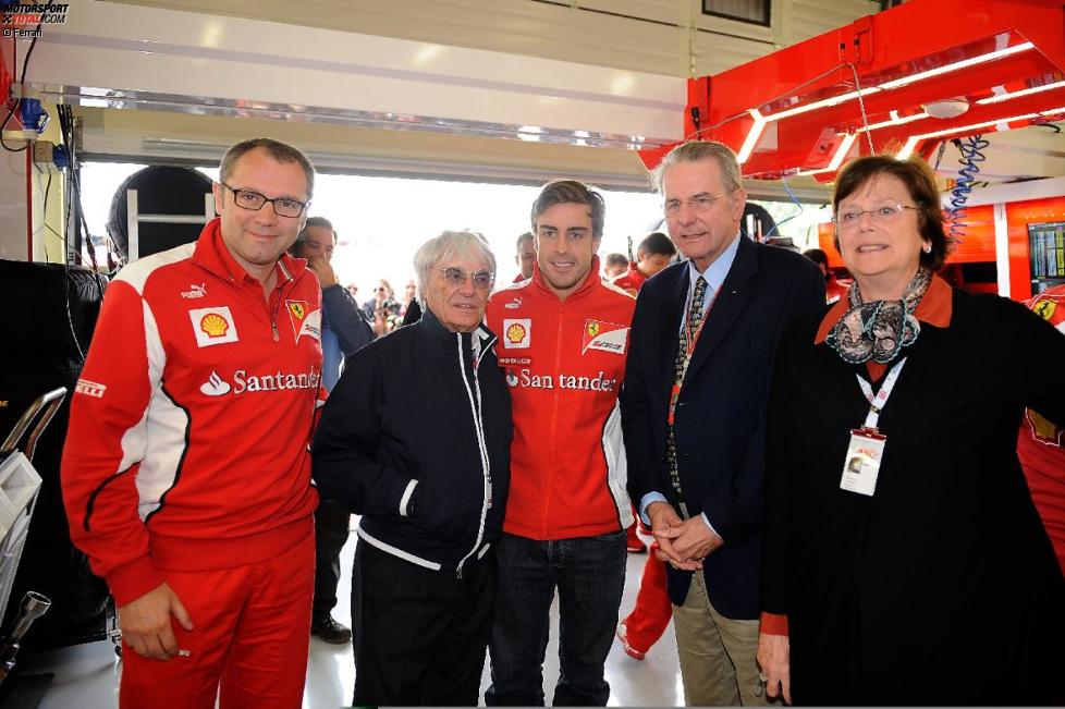 Stefano Domenicali (Ferrari-Teamchef), Bernie Ecclestone, Fernando Alonso (Ferrari) und IOC-Präsident Jacques Rogge