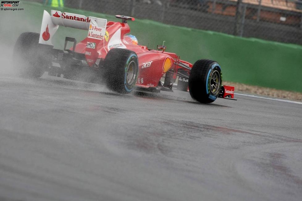 Fernando Alonso (Ferrari) unterwegs zur Pole-Position