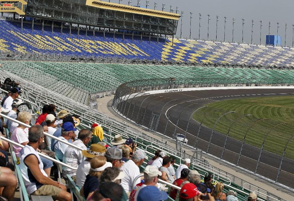 Testfahrten auf dem neu konfigurierten Kansas Speedway