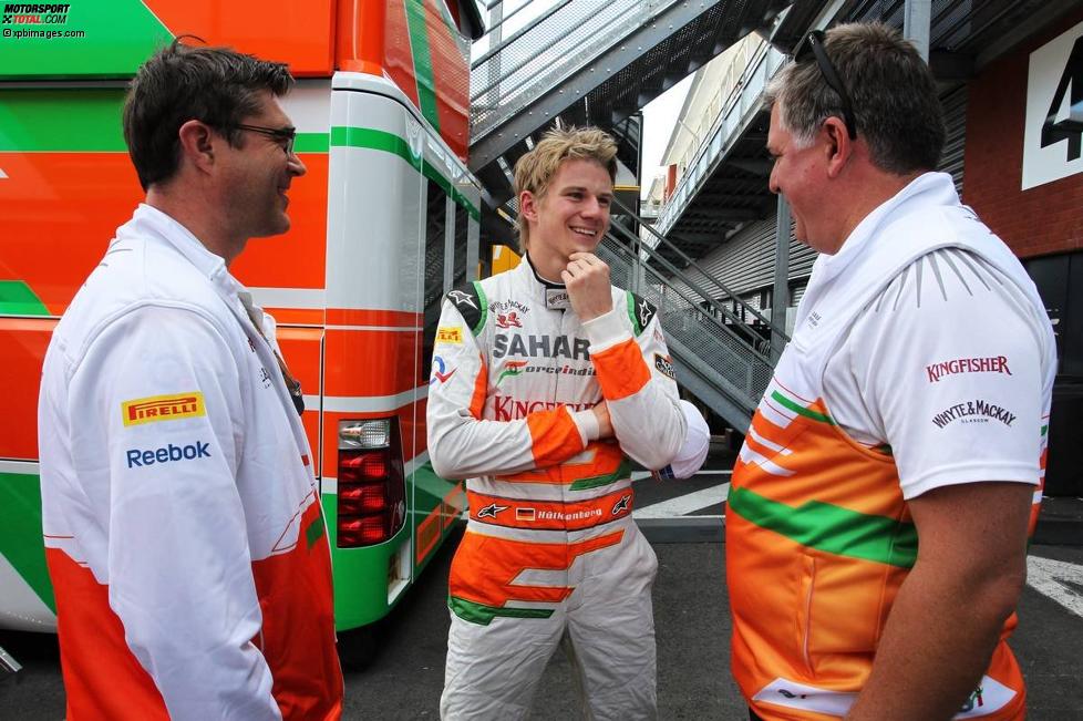 Nico Hülkenberg (Force India) und Otmar Szafnauer freuen sich über Platz vier