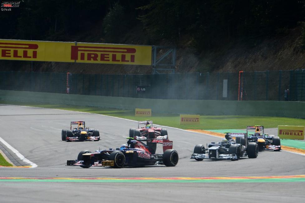 Bruno Senna (Williams), Mark Webber (Red Bull), Felipe Massa (Ferrari) und Sebastian Vettel (Red Bull) 